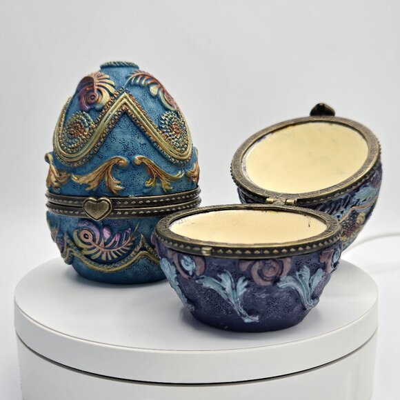 Pair of Ornate embossed Egg Heart Hinged Trinket boxes - Picture 1 of 13